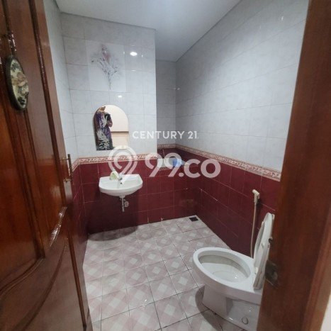Dijual Rumah Premium dengan Fasilitas Sekitar Lengkap di Kembangan, Jakarta Barat Dijual Rumah Premium dengan Fasilitas Sekitar Lengkap di Kembangan, Jakarta Barat