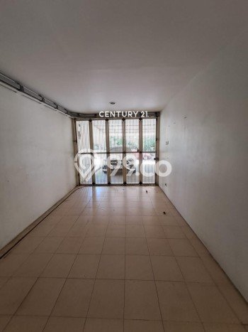Rumah Mewah LB 213m2 Siap Huni Desain Elegan di Joglo, Jakarta Barat Rumah Mewah LB 213m2 Siap Huni Desain Elegan di Joglo, Jakarta Barat