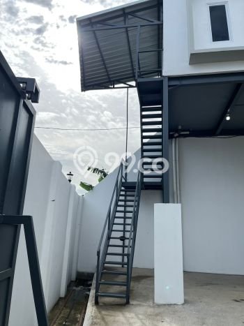 Unit Gudang Dijual di Cipondoh Tangerang Luas Tanah 800m2, Luas Bangunan 642m2 Unit Gudang Dijual di Cipondoh Tangerang Luas Tanah 800m2, Luas Bangunan 642m2