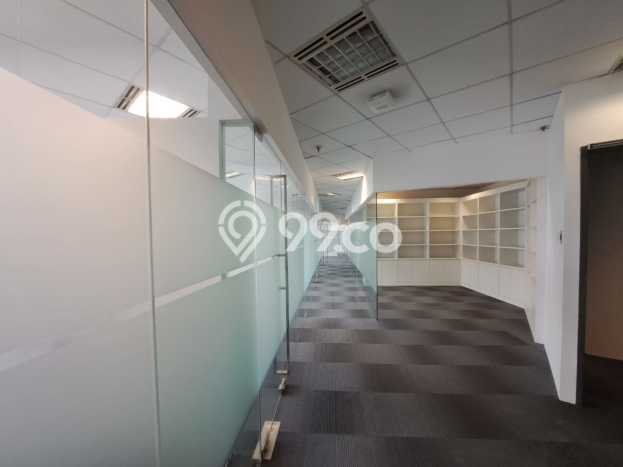 Unit Kantor Disewakan di Sudirman di Area Ramai & Strategis Unit Kantor Disewakan di Sudirman di Area Ramai & Strategis