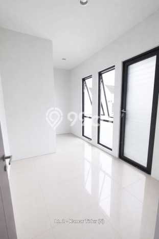 For Sale Hunian Rumah Nyaman 4 Kamar di Semanan, Jakarta Barat For Sale Hunian Rumah Nyaman 4 Kamar di Semanan, Jakarta Barat