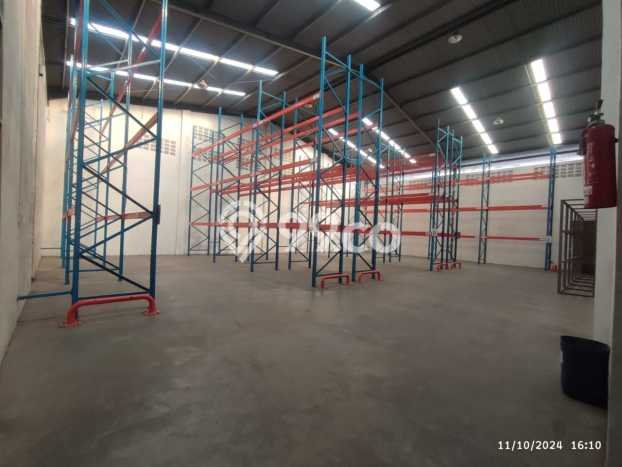 Gudang Disewa di Bandung dengan LB 4480m2 Area Komersial Ramai Gudang Disewa di Bandung dengan LB 4480m2 Area Komersial Ramai