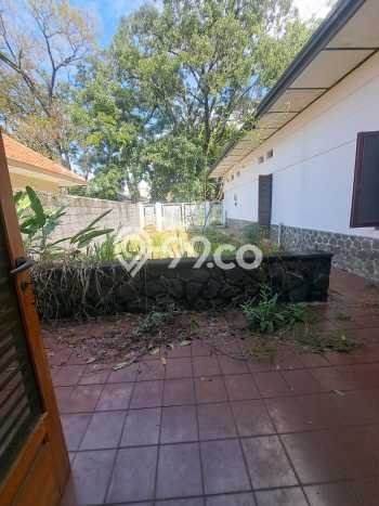 Disewakan Rumah Strategis LT 1003m2 / LB 700m2 di Dago, Bandung Disewakan Rumah Strategis LT 1003m2 / LB 700m2 di Dago, Bandung