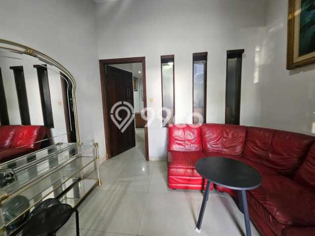 Rumah Luxury Modern Tanpa Renovasi di Singgasana Bandung Rumah Luxury Modern Tanpa Renovasi di Singgasana Bandung