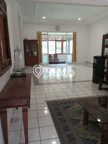 Rumah sewa siap pakai 6 Kamar Tidur di Ciumbuleuit, Bandung Rumah sewa siap pakai 6 Kamar Tidur di Ciumbuleuit, Bandung