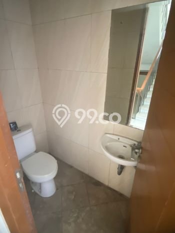Disewakan Rumah Harga Terjangkau di Setra Duta Bandung dengan 4 Kamar Tidur Disewakan Rumah Harga Terjangkau di Setra Duta Bandung dengan 4 Kamar Tidur