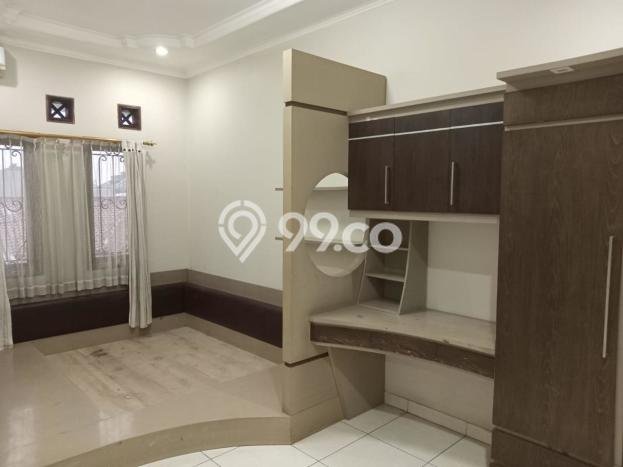 Disewakan! Rumah 3 Kamar Tidur &
3 Kamar Mandi di mekar wangi, Bandung Disewakan! Rumah 3 Kamar Tidur &
3 Kamar Mandi di mekar wangi, Bandung
