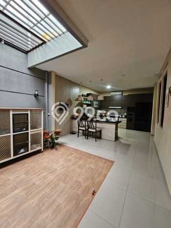 Dijual Rumah 4 Kamar Lokasi Ideal Nyaman dan Strategis di Batununggal Dijual Rumah 4 Kamar Lokasi Ideal Nyaman dan Strategis di Batununggal