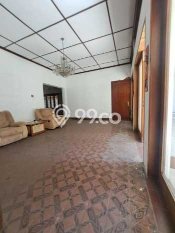 Disewakan Rumah Strategis LT 1003m2 / LB 700m2 di Dago, Bandung Disewakan Rumah Strategis LT 1003m2 / LB 700m2 di Dago, Bandung