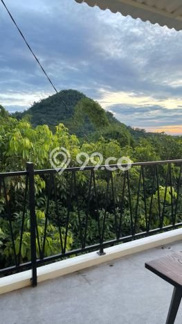 Rumah Lingkungan Asri di Batu, Batu, Luas 100m2m² LB 150m2m² Rumah Lingkungan Asri di Batu, Batu, Luas 100m2m² LB 150m2m²