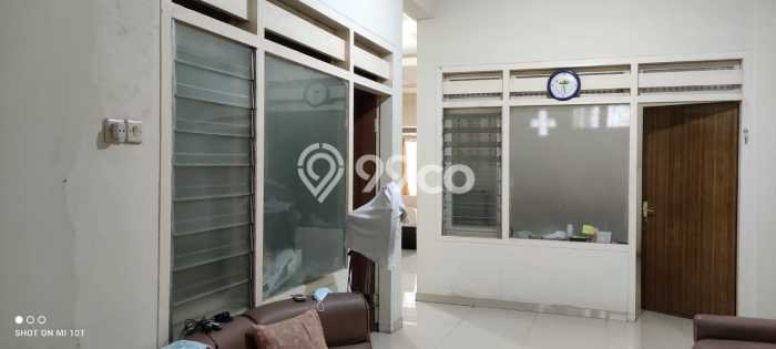 Dijual Rumah 4 Kamar Lokasi Ideal Nyaman dan Strategis di Tambaksari Dijual Rumah 4 Kamar Lokasi Ideal Nyaman dan Strategis di Tambaksari