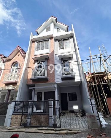Rumah Strategis Modern Lb 135m2 di Blimbing, Malang Rumah Strategis Modern Lb 135m2 di Blimbing, Malang