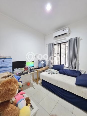 Jual Rumah Strategis Bagus Punya 2 KT di Serpong Tangerang Selatan SHM Jual Rumah Strategis Bagus Punya 2 KT di Serpong Tangerang Selatan SHM