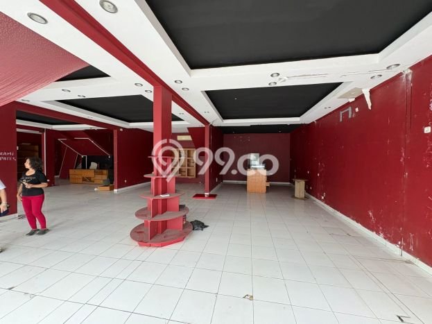 Disewakan Ruko di Kawasan Ramai Petitenget Luas 216m2 Disewakan Ruko di Kawasan Ramai Petitenget Luas 216m2