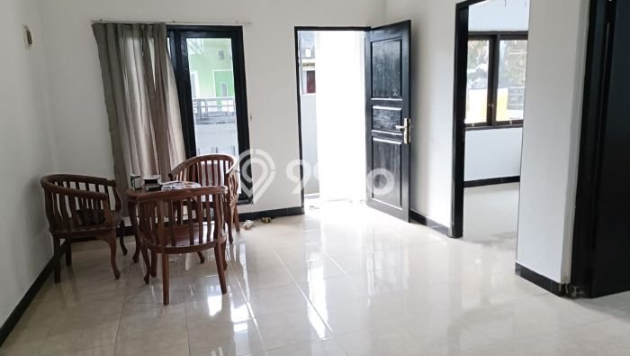 Disewakan! Rumah 5 Kamar Tidur &
3 Kamar Mandi di Jimbaran, Badung Disewakan! Rumah 5 Kamar Tidur &
3 Kamar Mandi di Jimbaran, Badung