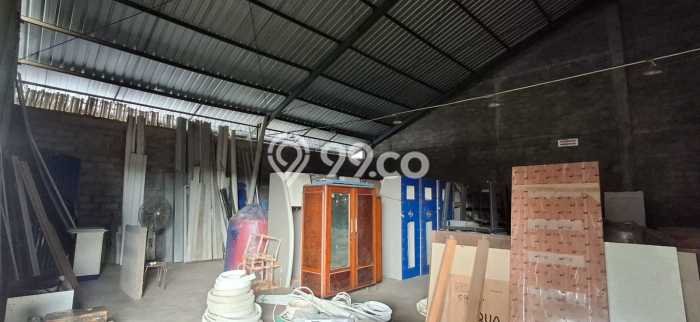 LOKASI TERBAIK! Gudang di Gatot Subroto, Luas 600m², Kawasan Strategis LOKASI TERBAIK! Gudang di Gatot Subroto, Luas 600m², Kawasan Strategis