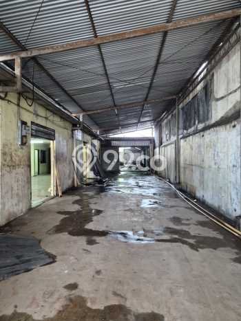 Unit Komersial Disewakan di Gatot Subroto di Area Ramai & Strategis Unit Komersial Disewakan di Gatot Subroto di Area Ramai & Strategis