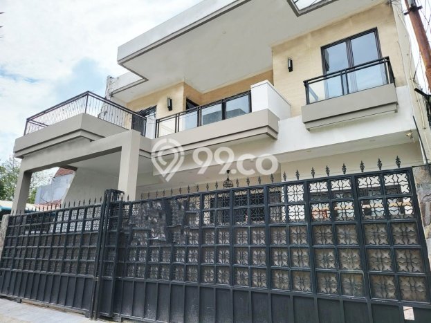 HUNIAN IMPIAN! Rumah di Kebayoran Baru, 4 KT, Free Macet, LT 220m² LB 300m² HUNIAN IMPIAN! Rumah di Kebayoran Baru, 4 KT, Free Macet, LT 220m² LB 300m²
