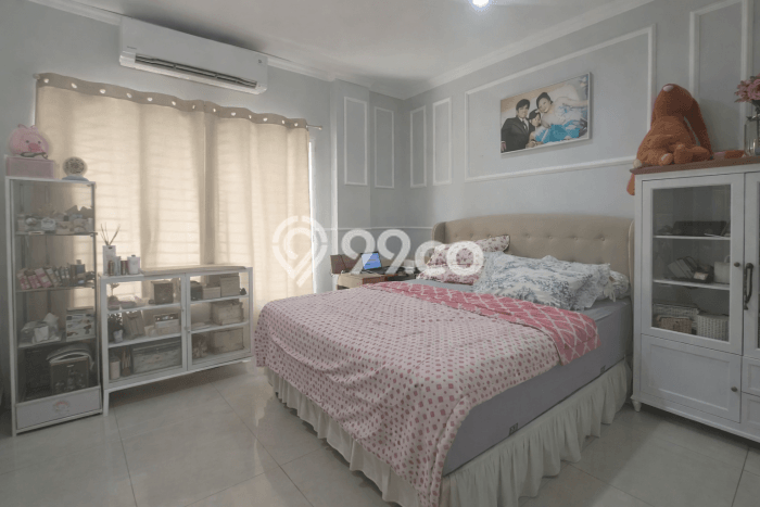 Rumah Elit Modern Tanpa Renovasi di Ragunan Jakarta Selatan Rumah Elit Modern Tanpa Renovasi di Ragunan Jakarta Selatan