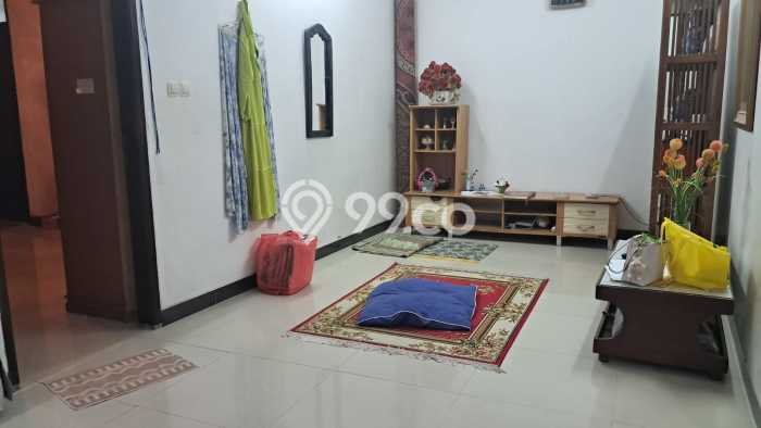 Rumah Modern 8 Kamar LT 170m2 di Gandaria Rumah Modern 8 Kamar LT 170m2 di Gandaria