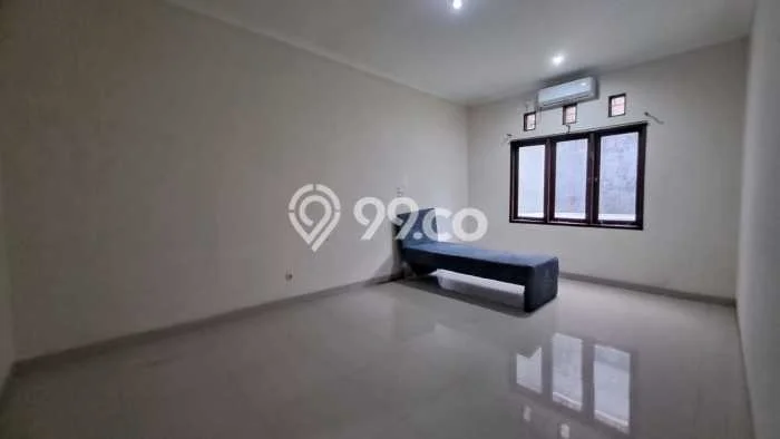 LISTING BARU! Rumah di Pangkalan Jati, Ready, 2 KM, Dekat Pangkalan Jati, Depok, Depok, LT 240m² LB 120m² LISTING BARU! Rumah di Pangkalan Jati, Ready, 2 KM, Dekat Pangkalan Jati, Depok, Depok, LT 240m² LB 120m²