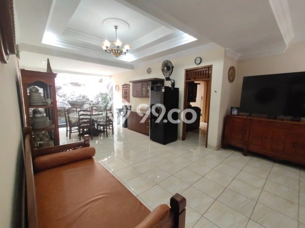 Rumah Strategis Jagakarsa, Jakarta Selatan, LT 398m² LB 275m² Rumah Strategis Jagakarsa, Jakarta Selatan, LT 398m² LB 275m²