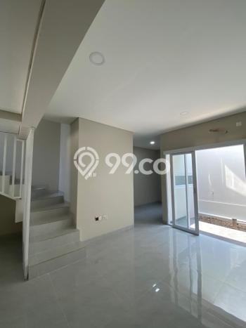 Rumah di Jagakarsa, Jakarta Selatan, Luas 60m² Bangunan 120m² Rumah di Jagakarsa, Jakarta Selatan, Luas 60m² Bangunan 120m²
