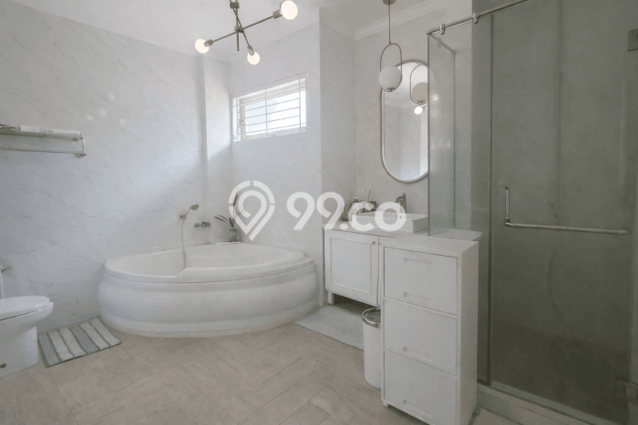 Rumah Elit Modern Tanpa Renovasi di Ragunan Jakarta Selatan Rumah Elit Modern Tanpa Renovasi di Ragunan Jakarta Selatan