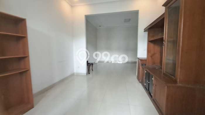 LISTING BARU! Rumah di Pangkalan Jati, Ready, 2 KM, Dekat Pangkalan Jati, Depok, Depok, LT 240m² LB 120m² LISTING BARU! Rumah di Pangkalan Jati, Ready, 2 KM, Dekat Pangkalan Jati, Depok, Depok, LT 240m² LB 120m²