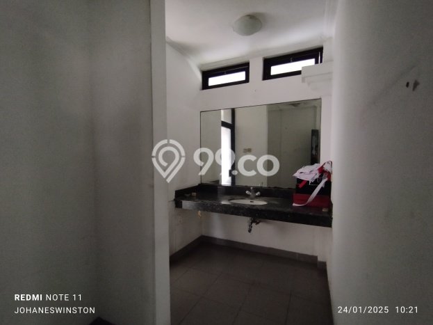 Siap Huni Rumah Mewah 4 Kamar di Dukuh Pakis Dekat ke Mana Saja Siap Huni Rumah Mewah 4 Kamar di Dukuh Pakis Dekat ke Mana Saja