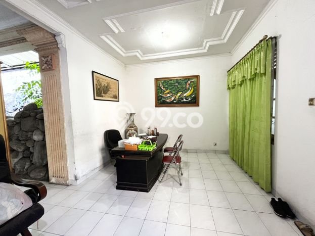 Siap Huni Hunian Elit 5 Kamar di Sawahan Dekat ke Mana Pun Siap Huni Hunian Elit 5 Kamar di Sawahan Dekat ke Mana Pun