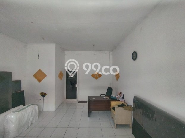 LOKASI BISNIS! Gudang Disewakan di Gresik Kota, Luas 360m², Jalan Utama LOKASI BISNIS! Gudang Disewakan di Gresik Kota, Luas 360m², Jalan Utama