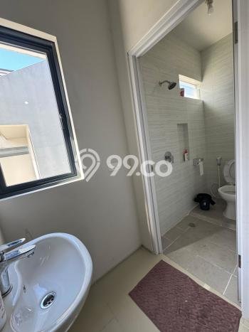 LOKASI STRATEGIS! Ruko di Menganti, Luas 106m2m², Jalan Utama LOKASI STRATEGIS! Ruko di Menganti, Luas 106m2m², Jalan Utama