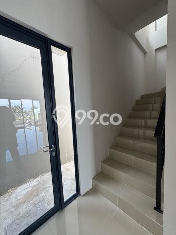 LOKASI STRATEGIS! Ruko di Menganti, Luas 106m2m², Jalan Utama LOKASI STRATEGIS! Ruko di Menganti, Luas 106m2m², Jalan Utama