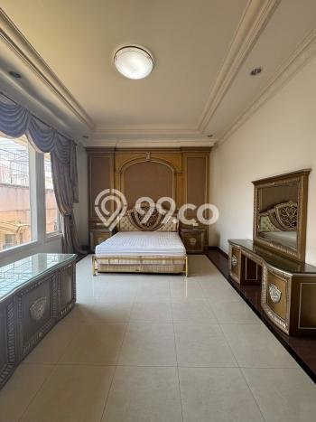 Rumah di Pakuwon Indah, Dekat Fasilitas, 5 KT, Luas 540m2m² LB 900m2m² Rumah di Pakuwon Indah, Dekat Fasilitas, 5 KT, Luas 540m2m² LB 900m2m²