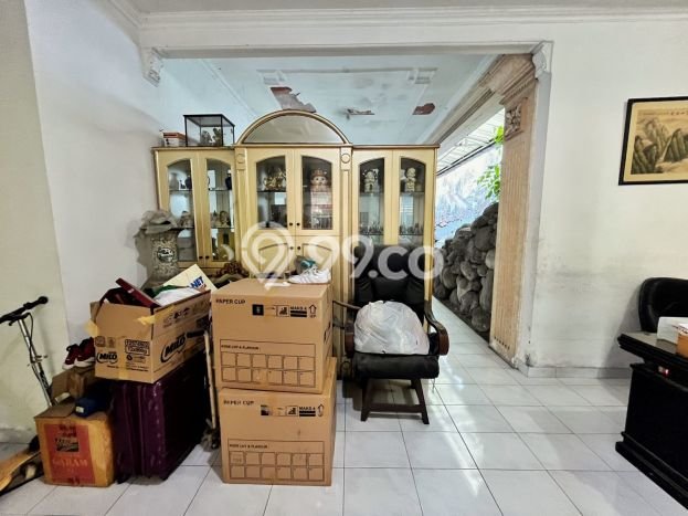 Siap Huni Hunian Elit 5 Kamar di Sawahan Dekat ke Mana Pun Siap Huni Hunian Elit 5 Kamar di Sawahan Dekat ke Mana Pun