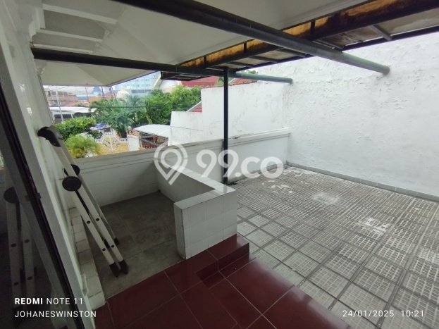 Siap Huni Rumah Mewah 4 Kamar di Dukuh Pakis Dekat ke Mana Saja Siap Huni Rumah Mewah 4 Kamar di Dukuh Pakis Dekat ke Mana Saja