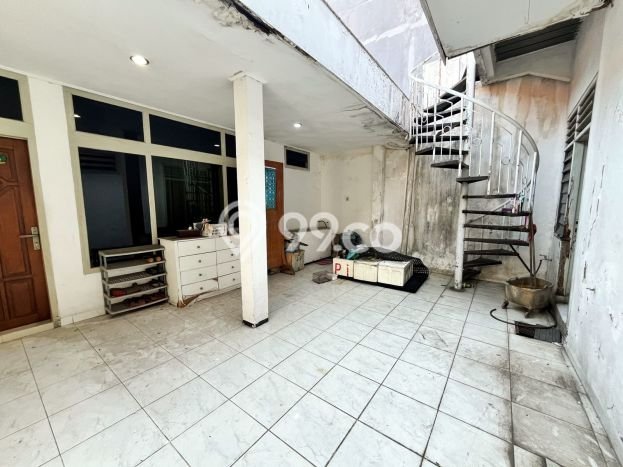 Siap Huni Hunian Elit 5 Kamar di Sawahan Dekat ke Mana Pun Siap Huni Hunian Elit 5 Kamar di Sawahan Dekat ke Mana Pun