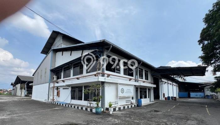Disewakan Gudang di Kawasan Ramai Bandung Barat Luas 12600m2 Disewakan Gudang di Kawasan Ramai Bandung Barat Luas 12600m2