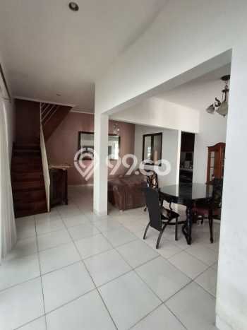 Jual Rumah Bagus Siap Huni LB 175m2 di Ciputat, Tangerang Selatan Jual Rumah Bagus Siap Huni LB 175m2 di Ciputat, Tangerang Selatan