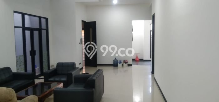 Disewakan! Rumah 5 Kamar Tidur &
4 Kamar Mandi di Pondok Labu, Jakarta Selatan Disewakan! Rumah 5 Kamar Tidur &
4 Kamar Mandi di Pondok Labu, Jakarta Selatan