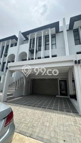 Disewakan Hunian Mewah dengan 4 KT & 4 KM di Tangerang Disewakan Hunian Mewah dengan 4 KT & 4 KM di Tangerang