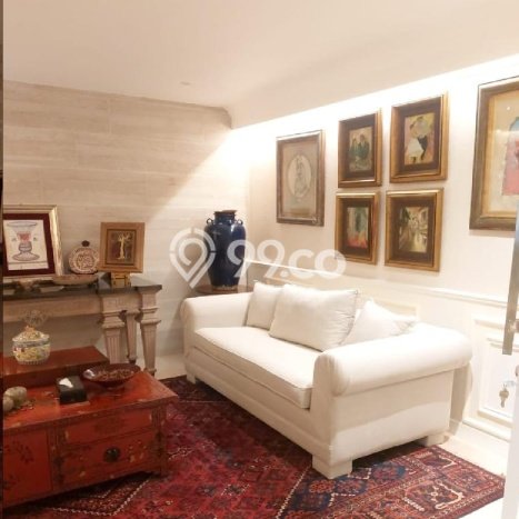 Ready to Use! Premium House LT 240m2 Desain Modern di Senayan Ready to Use! Premium House LT 240m2 Desain Modern di Senayan