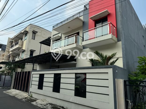 Ready to Use! Luxury House LT 156m2 Desain Elegan di Duri Kepa Ready to Use! Luxury House LT 156m2 Desain Elegan di Duri Kepa
