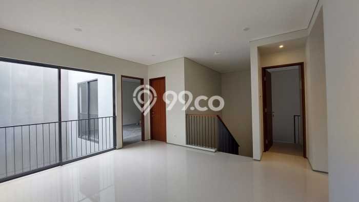 Rumah Bagus di Cinere, Depok, Luas Tanah 150m², Luas Bangunan 225m² Rumah Bagus di Cinere, Depok, Luas Tanah 150m², Luas Bangunan 225m²