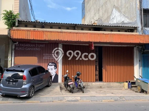 Ruko Disewa di Jakarta Barat dengan LB 220m2 Area Komersial Ramai Ruko Disewa di Jakarta Barat dengan LB 220m2 Area Komersial Ramai