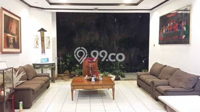 Rumah Elit Modern Tanpa Renovasi di Pondok Indah Jakarta Selatan Rumah Elit Modern Tanpa Renovasi di Pondok Indah Jakarta Selatan