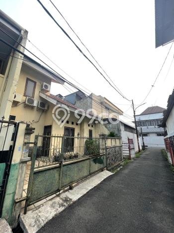 Dijual Rumah Eksklusif 3 KT di Duri Kepa, Jakarta Barat Dijual Rumah Eksklusif 3 KT di Duri Kepa, Jakarta Barat