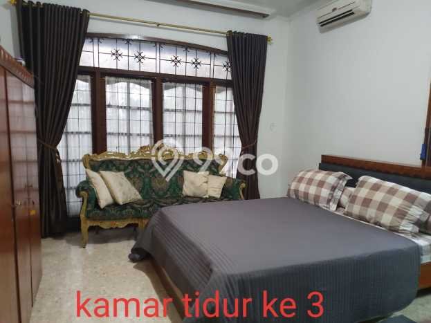 Rumah Mewah LB 350m2 Siap Huni Desain Elegan di Bintaro, Tangerang Selatan Rumah Mewah LB 350m2 Siap Huni Desain Elegan di Bintaro, Tangerang Selatan