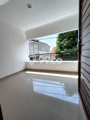 Rumah Asri di Bintaro, Akses ke Bintaro, Tangerang Selatan, Tangerang Selatan - 4 KT Rumah Asri di Bintaro, Akses ke Bintaro, Tangerang Selatan, Tangerang Selatan - 4 KT